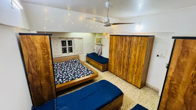 Premium AC 4 Sharing Girls PG Room near GLS University Ahmedabad