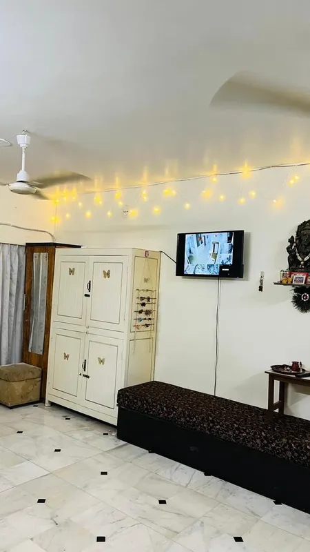 Common Seating Area with 24/7 CCTV Security Monitor at City House PG
